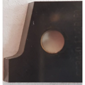 03. OAV Cserelapka, alsó élmaróba, R=2 mm, OAV MAX 330, 340M, 350M élzárógépekhez.