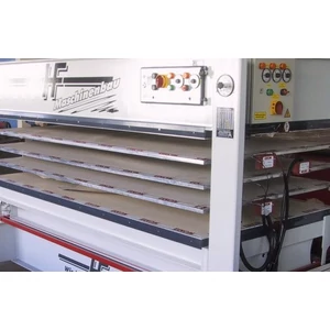 05. Wieder V60 elektrohidraulikus hőprés, 250x125 cm, plusz 2 lappal